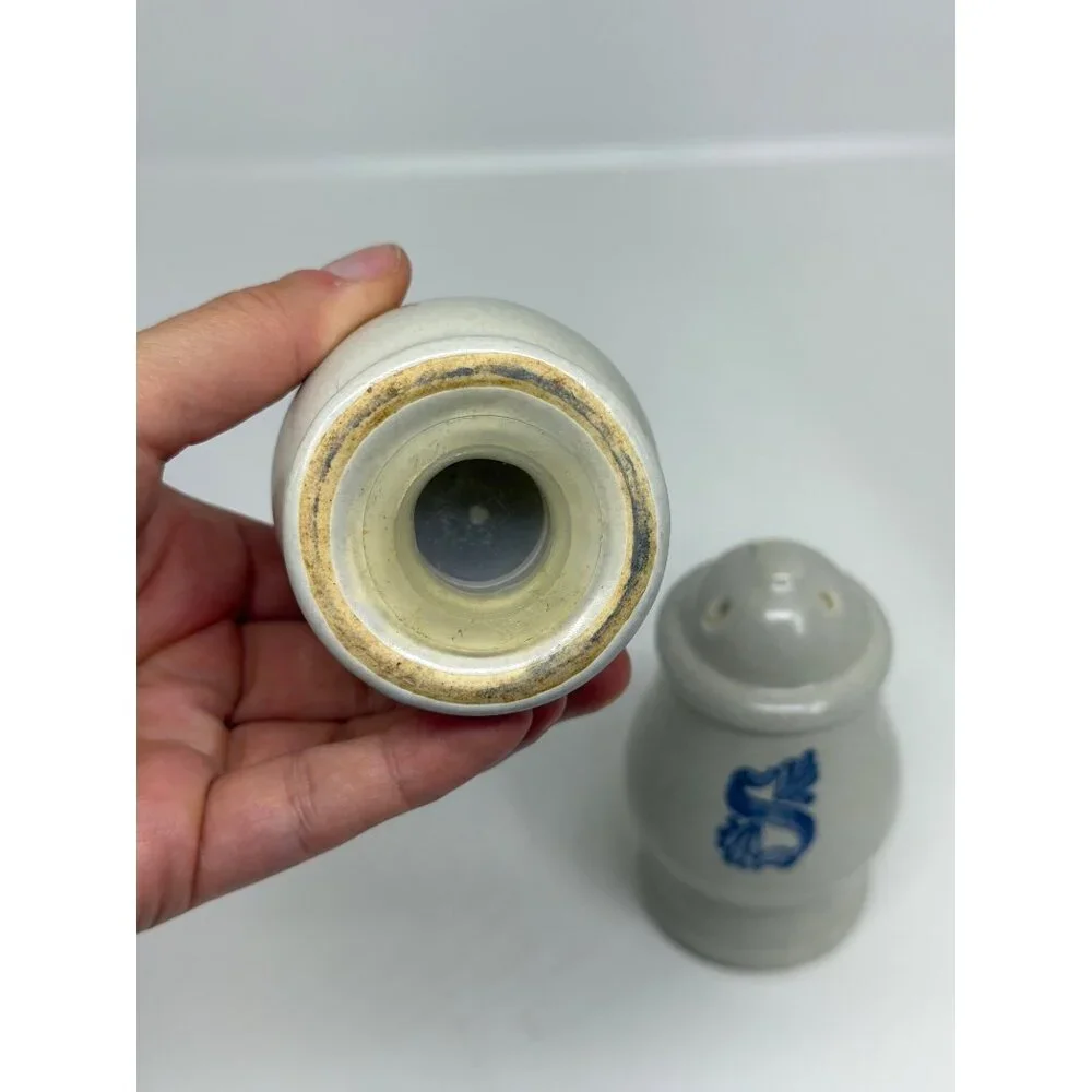 VTG Pfaltzgraff Yorktowne Salt & Pepper Shakers 4.25